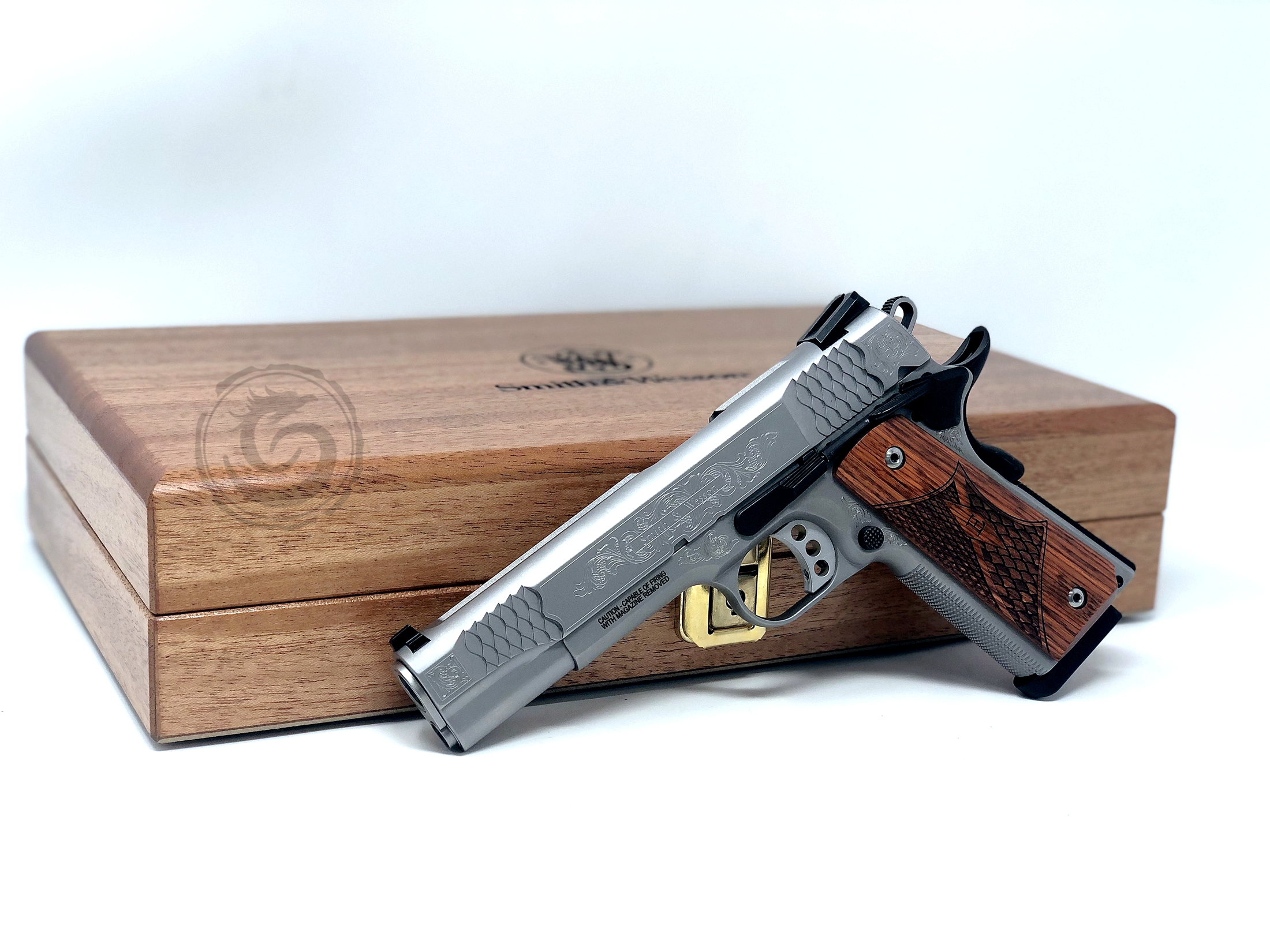 Smith & Wesson 1911 Custom Engraved 45 ACP, 5