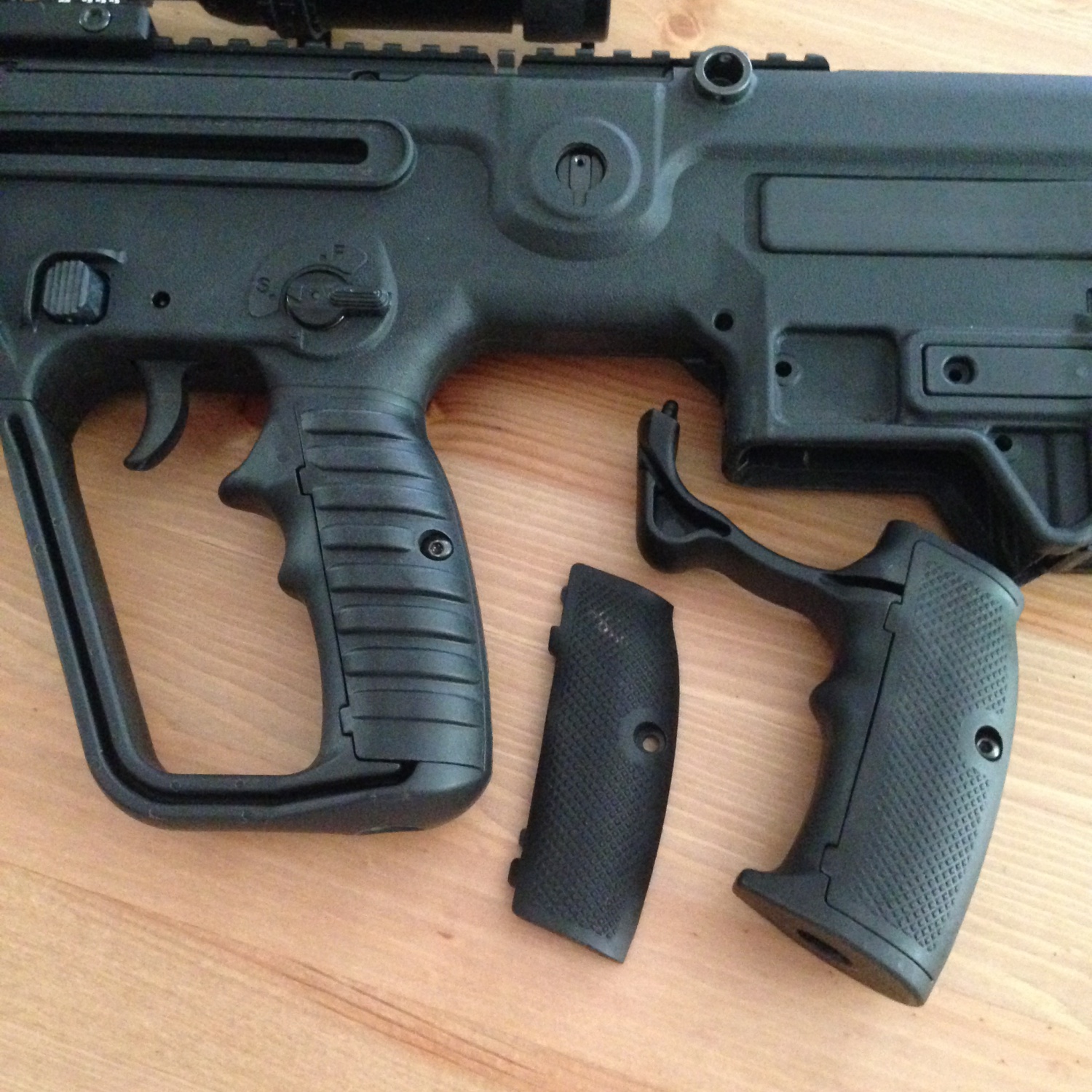 IWI X95 and Tavor 7 IDF Grip Panels Black ODG FDE » Tenda Canada
